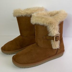 The children’s Place youth size 4 boots